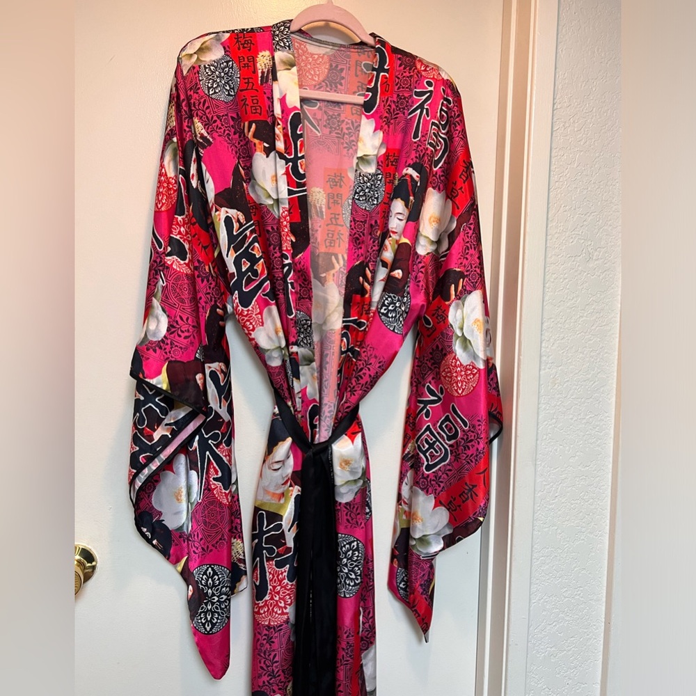 Women’s Vintage pink Kimono!! Beautiful! - Picture 3 of 15